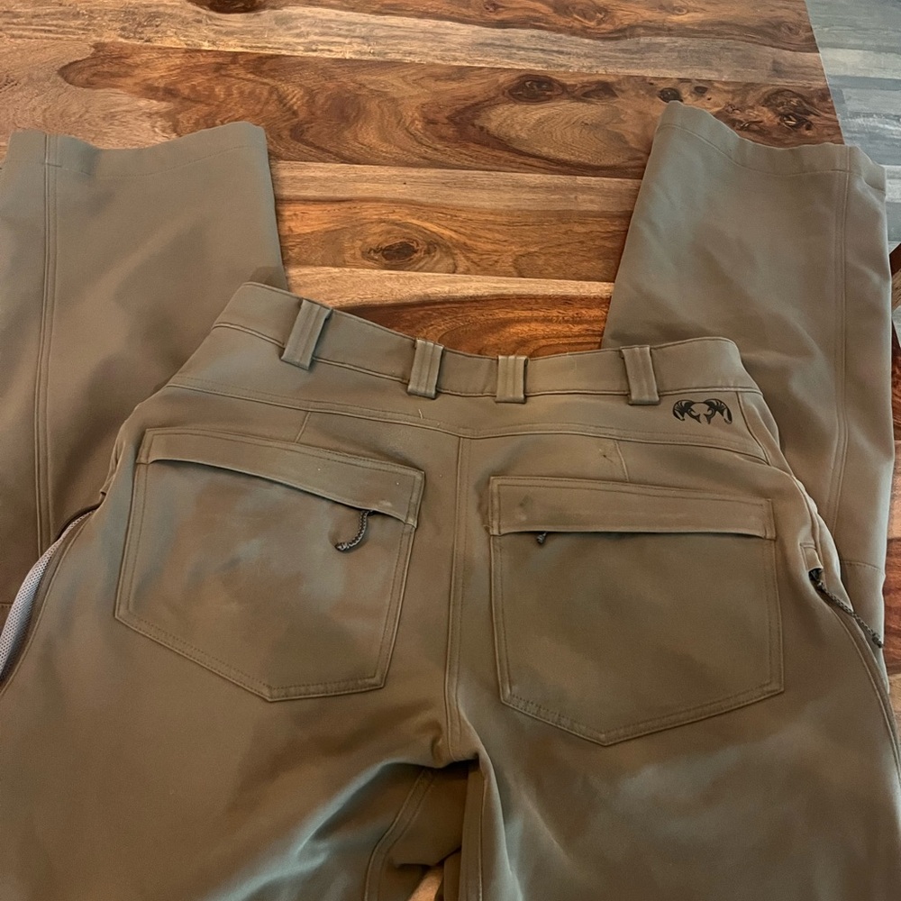 KUIU Attack Pants in Olive - Picture 4 of 7